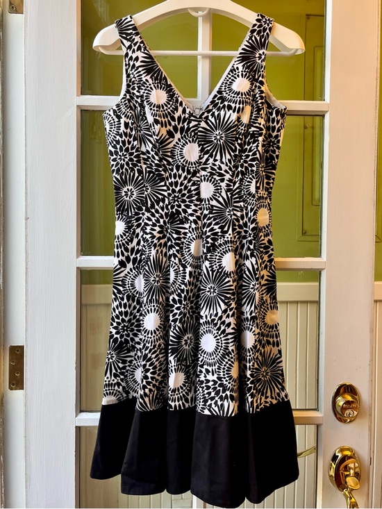 Nine West Dresses & Skirts - Nine West Black and White Floral Fit & Flare Dress with Cool Black Block Hem